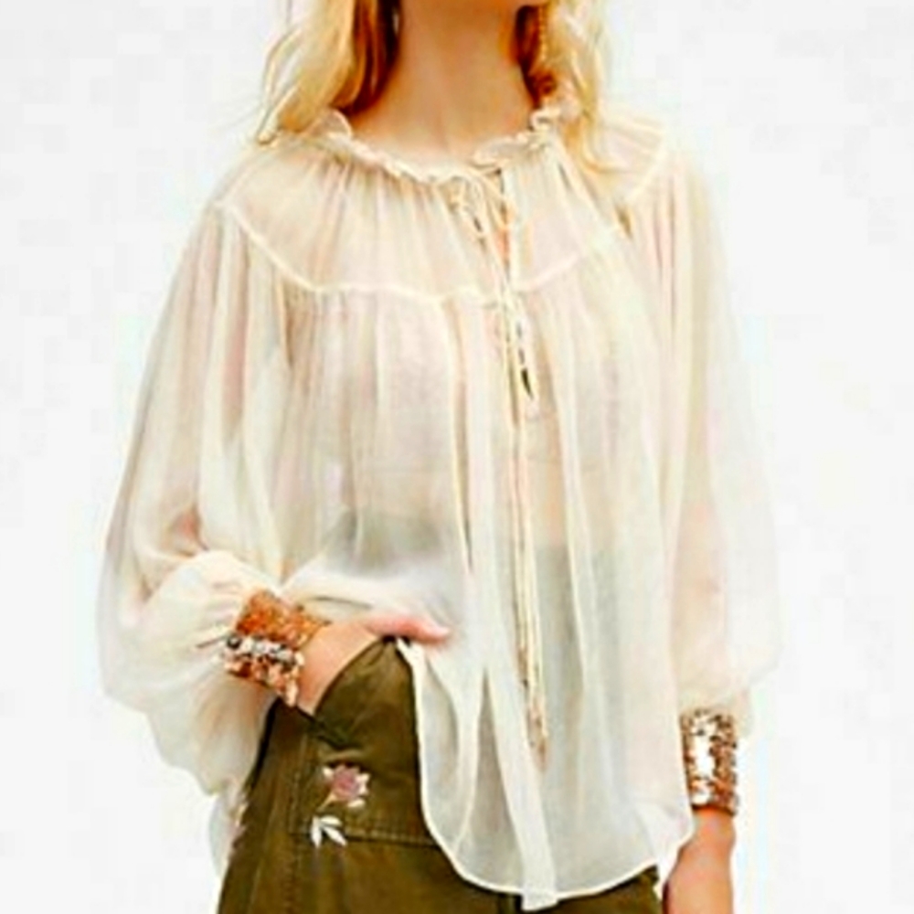 FREE PEOPLE DREAM CUFF BLOUSE. Perfect for a night out!!🍾🍾🎉🎉🎉